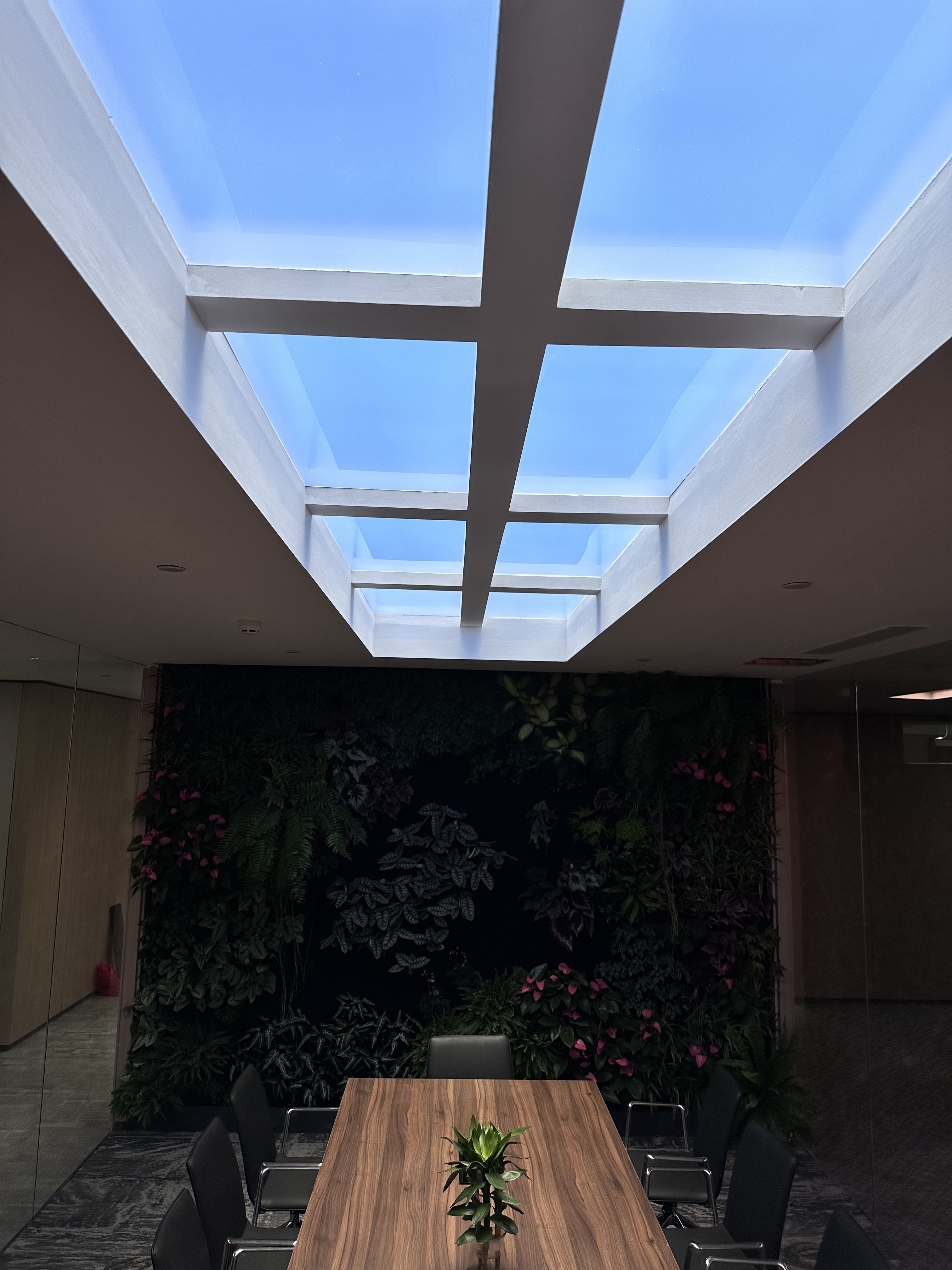 Jüngste Firmenblogs über Why Rayleigh-Scattering Lights Are Different from Standard LED Panel Lights