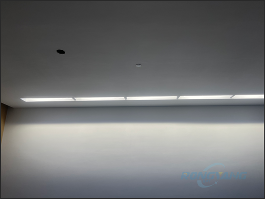 Besorgen High-CRI 93 flimmerfreie künstliche LED-Scheinwerfer mit 2100K-7500K Farbtemperatur für natürliche Tageslicht-Simulation Online-Herstellung